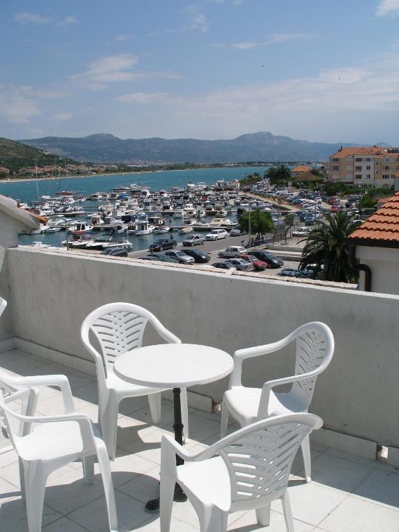 Apartments Madirazza Trogir Eksteriør bilde